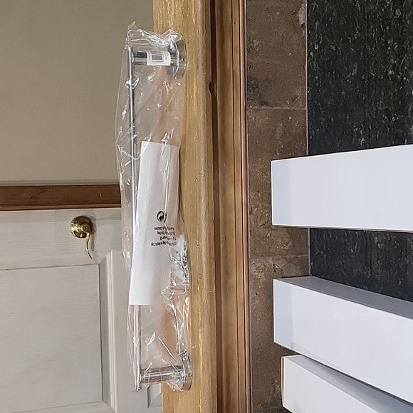 Nib Focus Cresent Suite 18" Towel Bar Pollished Chrome (Have 3 this is f… - Picture 8 of 8